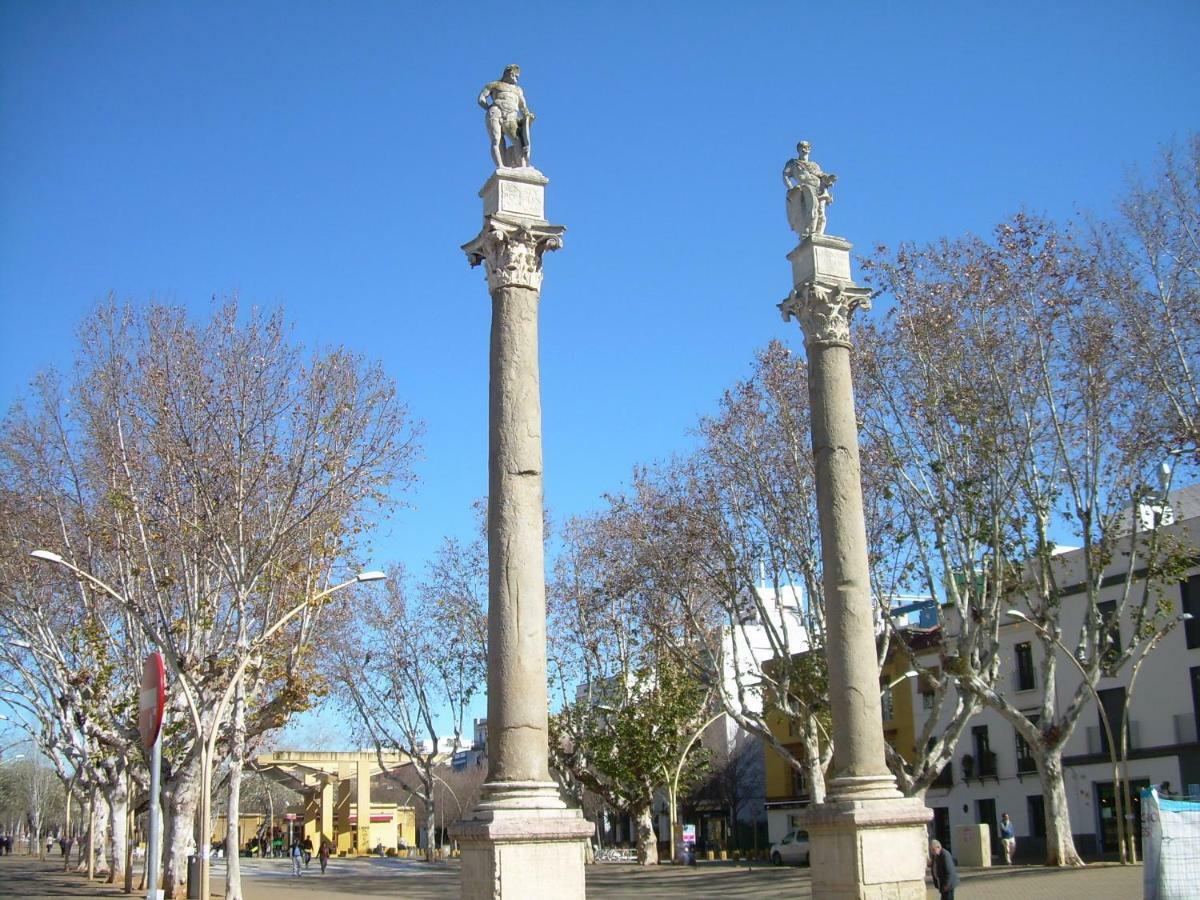 סביליה Medina Apartment And Parking Historical Center מראה חיצוני תמונה